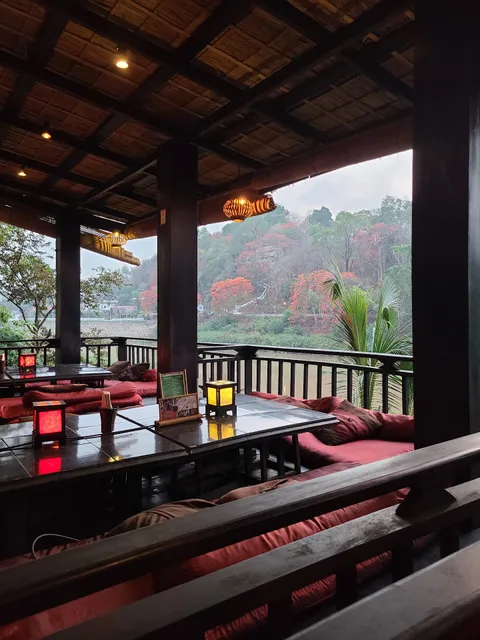 Dyen Sabai Restaurant