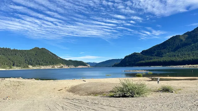 Keechelus Lake Boat Launch