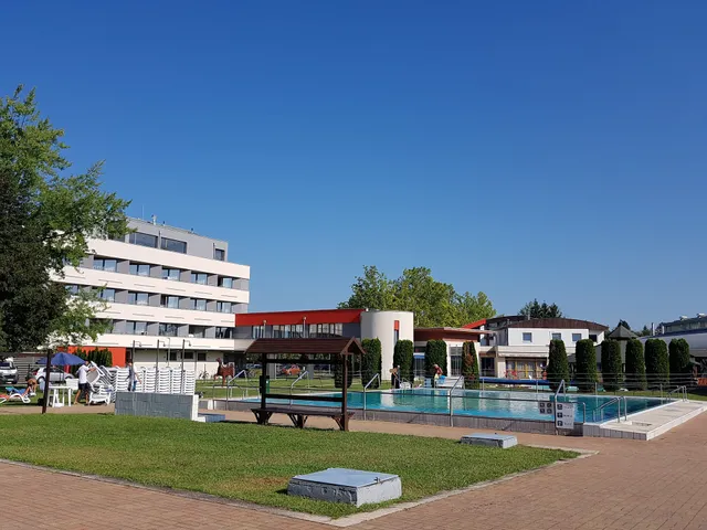 Castrum Thermal Camping and Pension Lenti