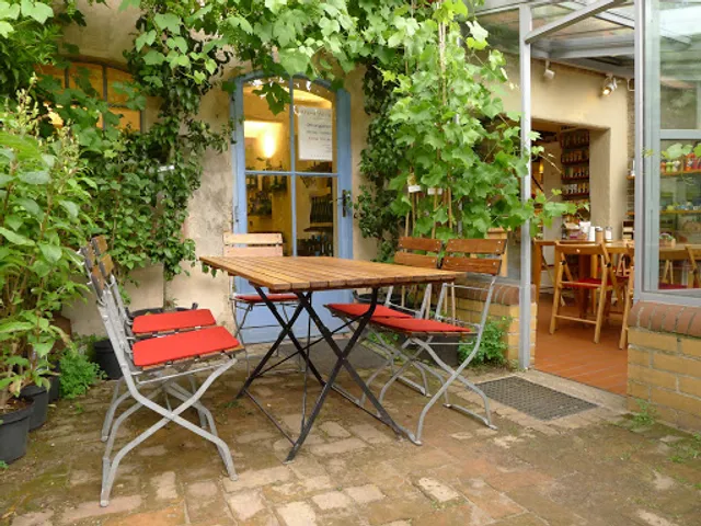 Hofcafé Berlin und Feine Kost bei Mutter Fourage