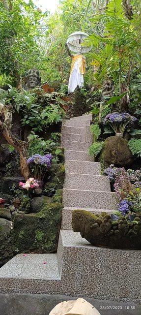 Baleni Artistic Homestay & Gallery