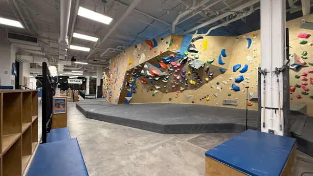 Rock Spot Climbing: New Haven