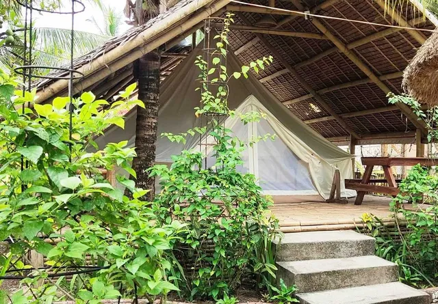 ECO GLAMPING TREEHOUSE