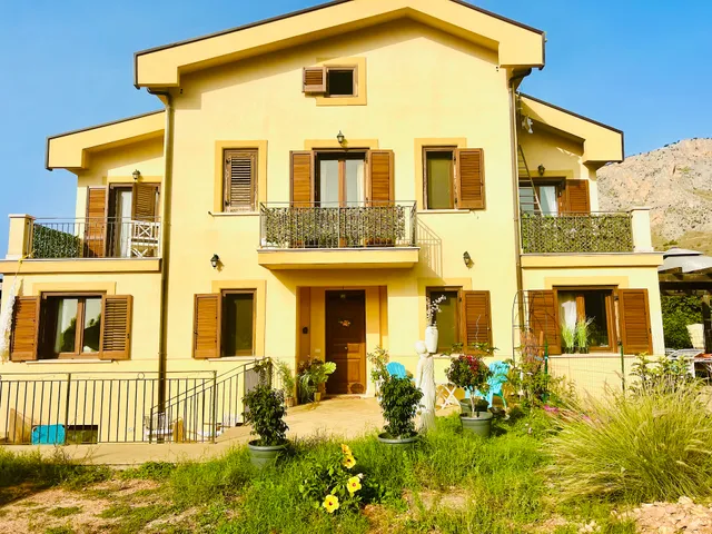 Esmaralda's House of Love