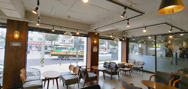 커피나무 이수 로스팅하우스