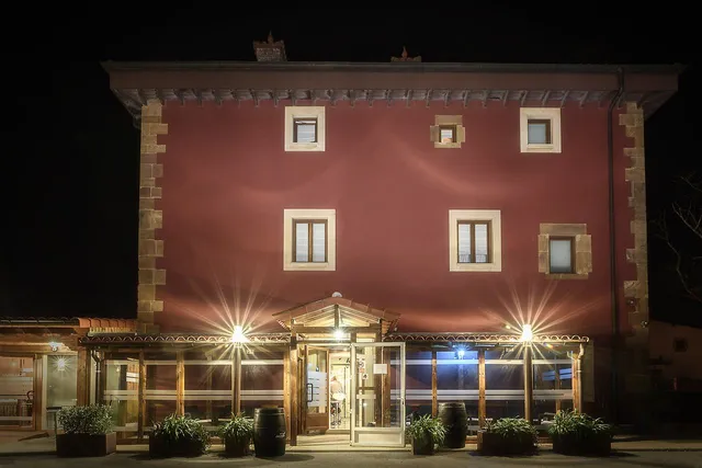 Muñatones hotel-jauregia
