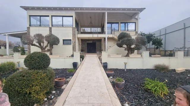 חצרות חושן המחודשים