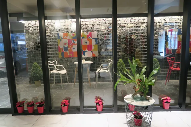 BROOKS BUSINESS HOTEL