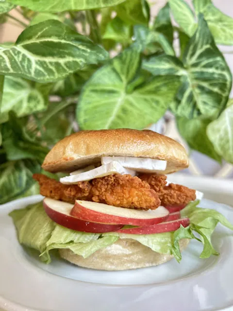 Flora Urban Greenhouse-Rome Saint Lawrence