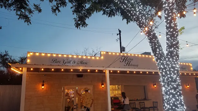 Hidden Hideaway On Main