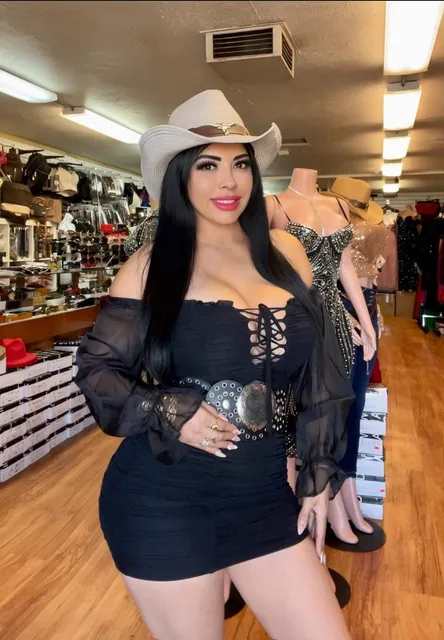 Rosie La Fashion Cali