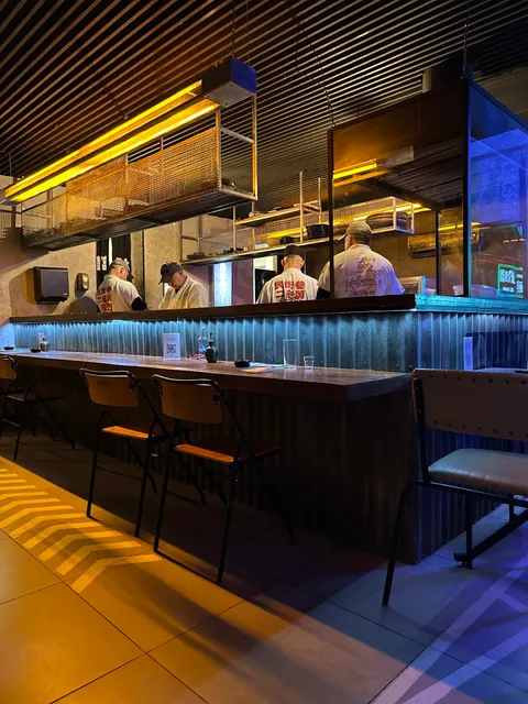 Yokocho Izakaya e Sushi Bar