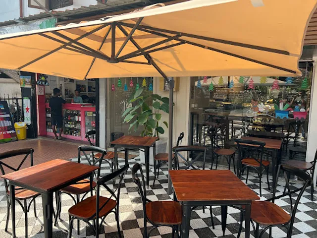 GUSTO - Gelato and Coffee Bar