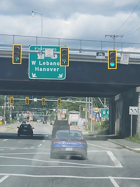 LaValleys Colonial Plaza