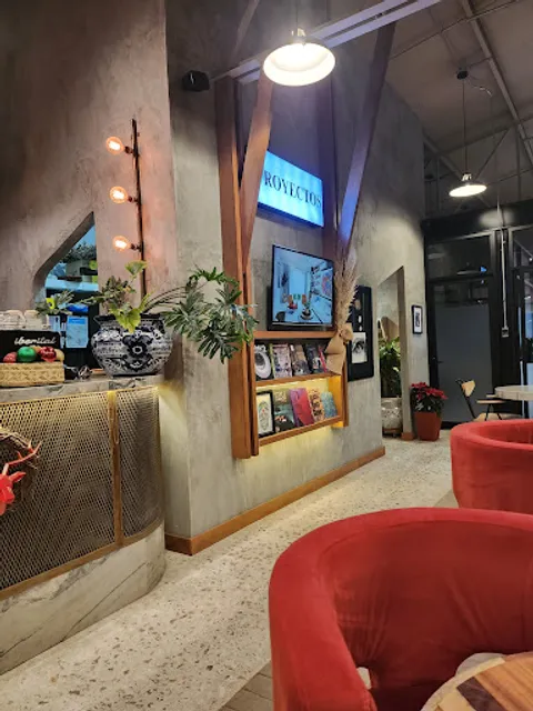 Uno/Cien Café Estudio