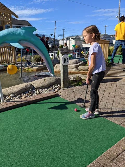 Mr. Tees 36 Hole Mini Golf