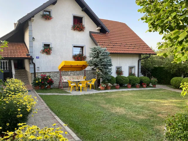 Privatni Smeštaj Tešević