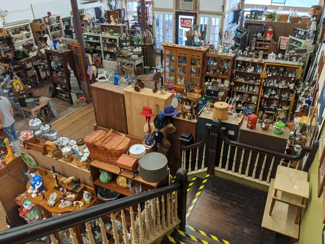 State Street Antiques & Cllctb