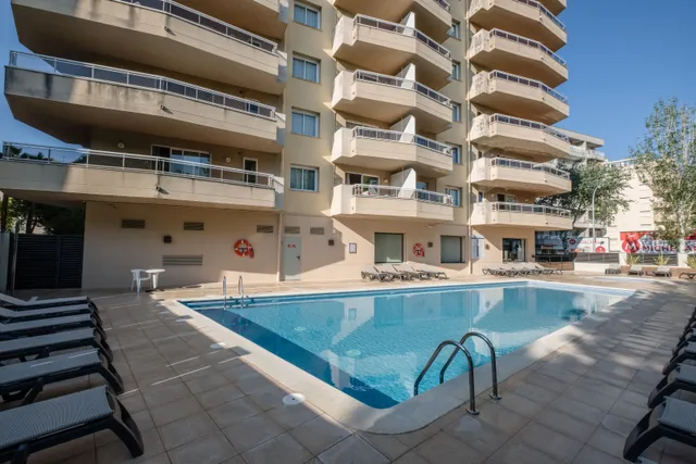 Aparthotel California