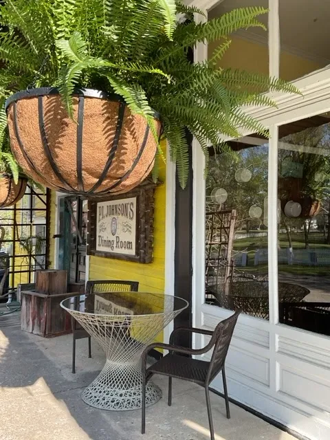 P L Johnsons Restaurant