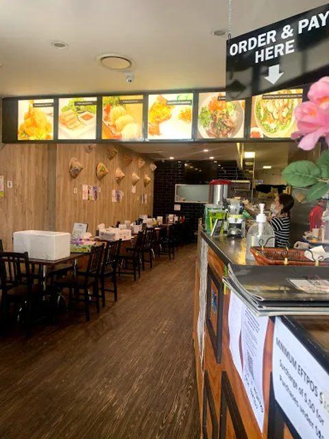 Le Spring Rolls Vietnamese Restaurant