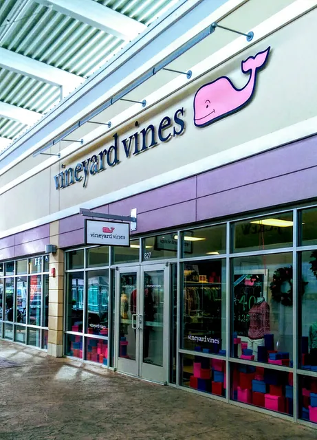 vineyard vines Outlet