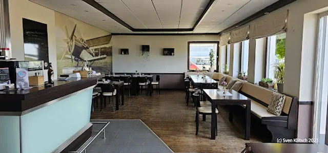 Zur Fliegerei Mainbullau