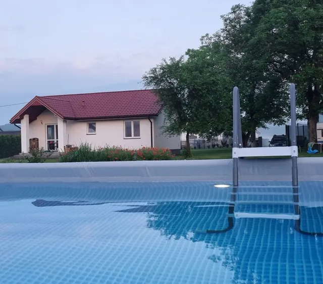 Wygodny Dom na Ponidziu z Basenem