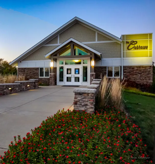 Dolphin Lake Cottage House