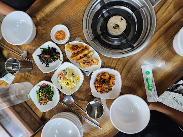 백여사 생고기 두루치기 솥뚜껑 삼겹살