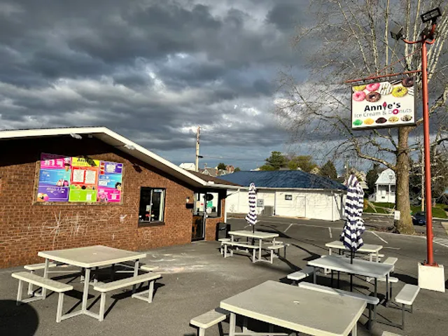 Annie's Ice Cream & More