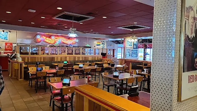 Red Robin Gourmet Burgers and Brews