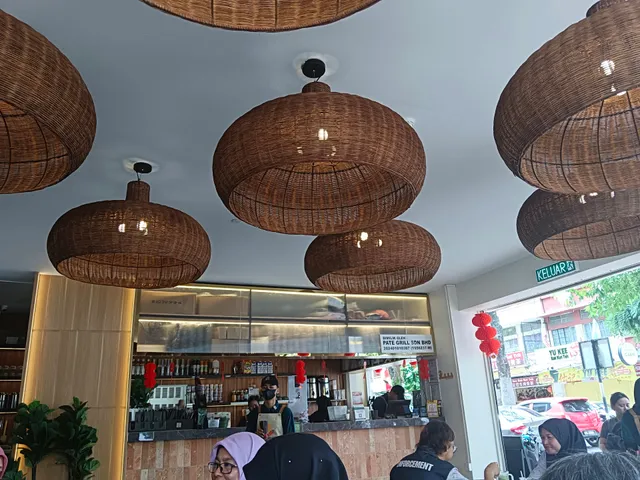 Pate Grill House Gaya Street