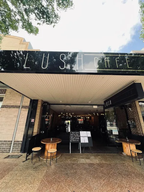 Lush cafe & bar