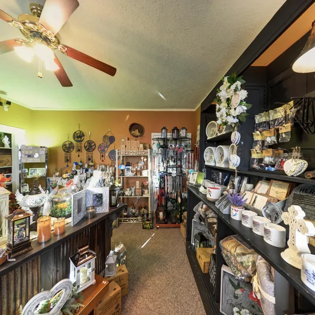 Madison Candles & Gifts