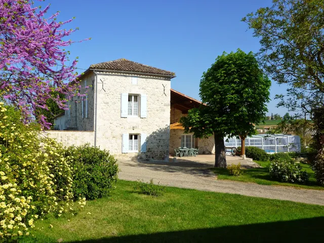 Gite des Orchidées : Location gite avec piscine proche de Waligator,Aqualand, Nérac, Agen et Condom, Lot-et-Garonne