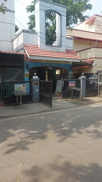 The kollhad Chai N Chatzz.