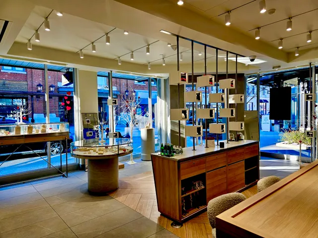 Grown Brilliance - Columbus - Easton Town Center