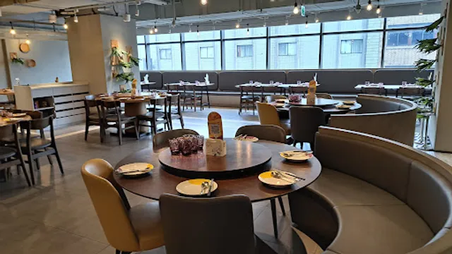 Siam More Taoyuan Tonlin Branch