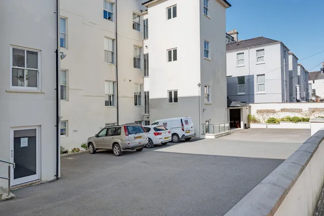 Strathmore House Apartments