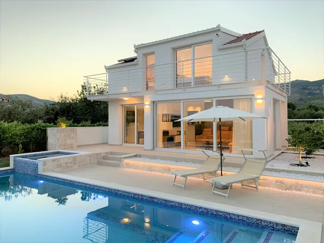 Holiday house Trogir NATURA with swimming pool