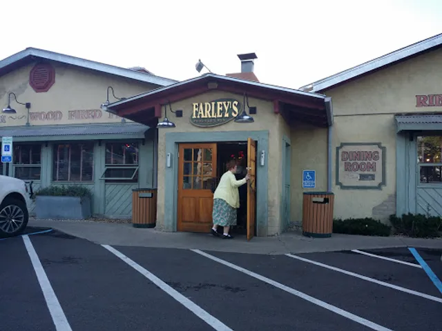 Farley's Food Fun & Pub