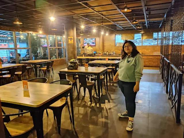 #BBi Booze Buzz Inhouse | Cocktail bar and Restaurant