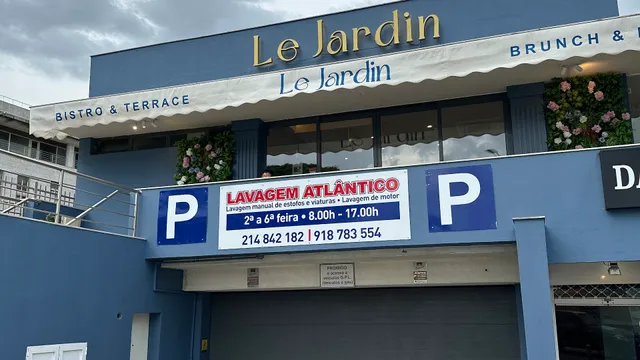 Le Jardin Cafe & Bistro