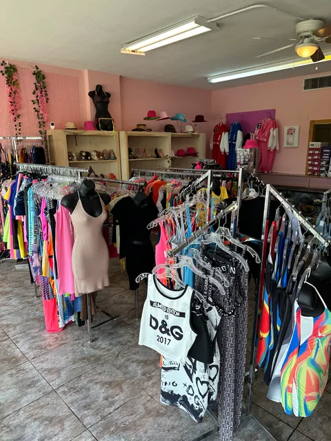 Hair With A Twist Boutique