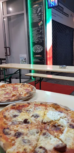 Fresh Steinofen Pizza