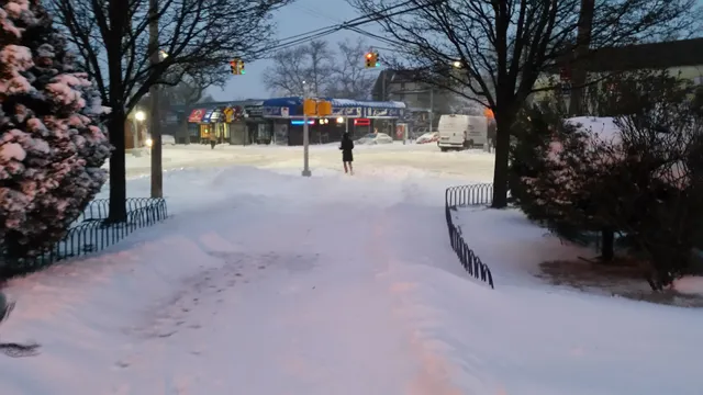 C S Laundromat & Dry Cleaning