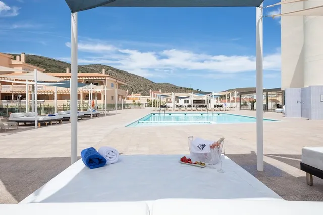 Cullera Holiday Hotel