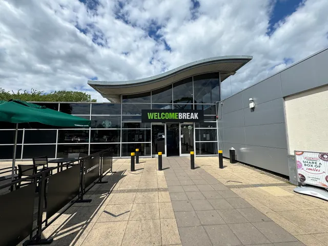Welcome Break London Gateway Services M1