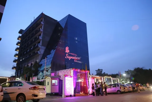 Hotel Signature Grand